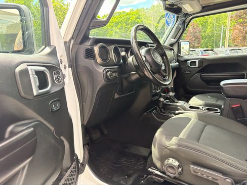 Used 2021 Jeep Gladiator Sport AWD/4WD image 11