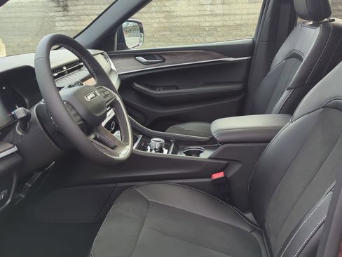 New 2026 Jeep Grand Cherokee Altitude image 12