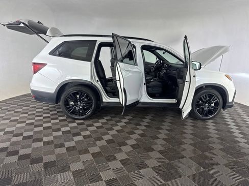 Used 2022 Honda Pilot Black Edition image 14