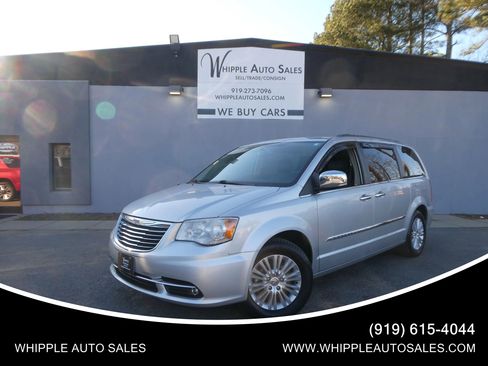 Used 2011 Chrysler Town & Country Touring-L w/ Entertainment Group #2 image 1
