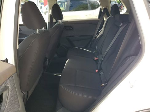 Certified 2023 Nissan Rogue S image 9