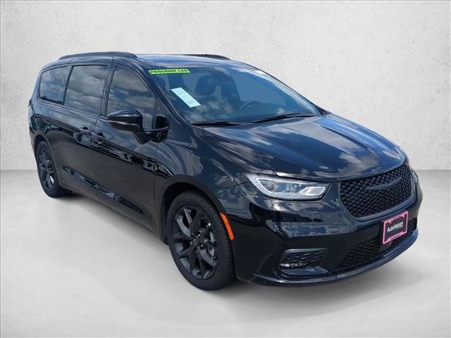 New 2026 Chrysler Pacifica Select w/ S Appearance Package FWD image 7
