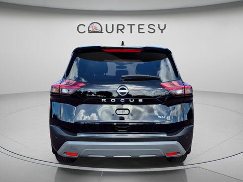Certified 2023 Nissan Rogue SV FWD image 6