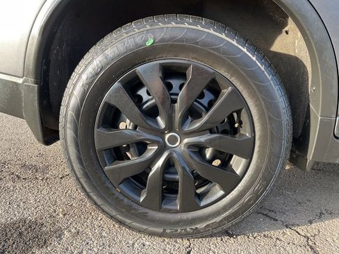 Used 2018 Nissan Rogue S image 17