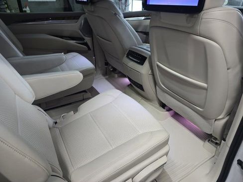 Certified 2025 Cadillac Escalade Sport Platinum w/ LPO, ONYX Package image 11