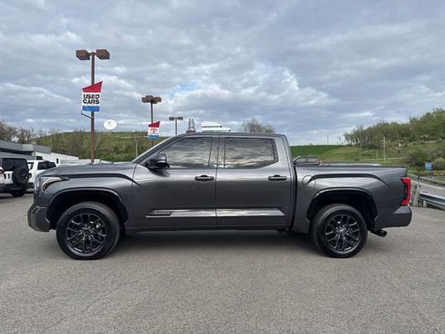 Used 2023 Toyota Tundra Platinum AWD/4WD image 3
