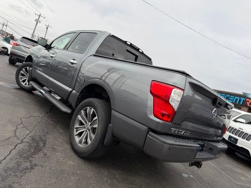 Used 2018 Nissan Titan SL image 46