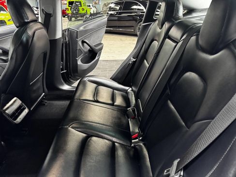 Used 2021 Tesla Model 3 Standard Range Plus image 39