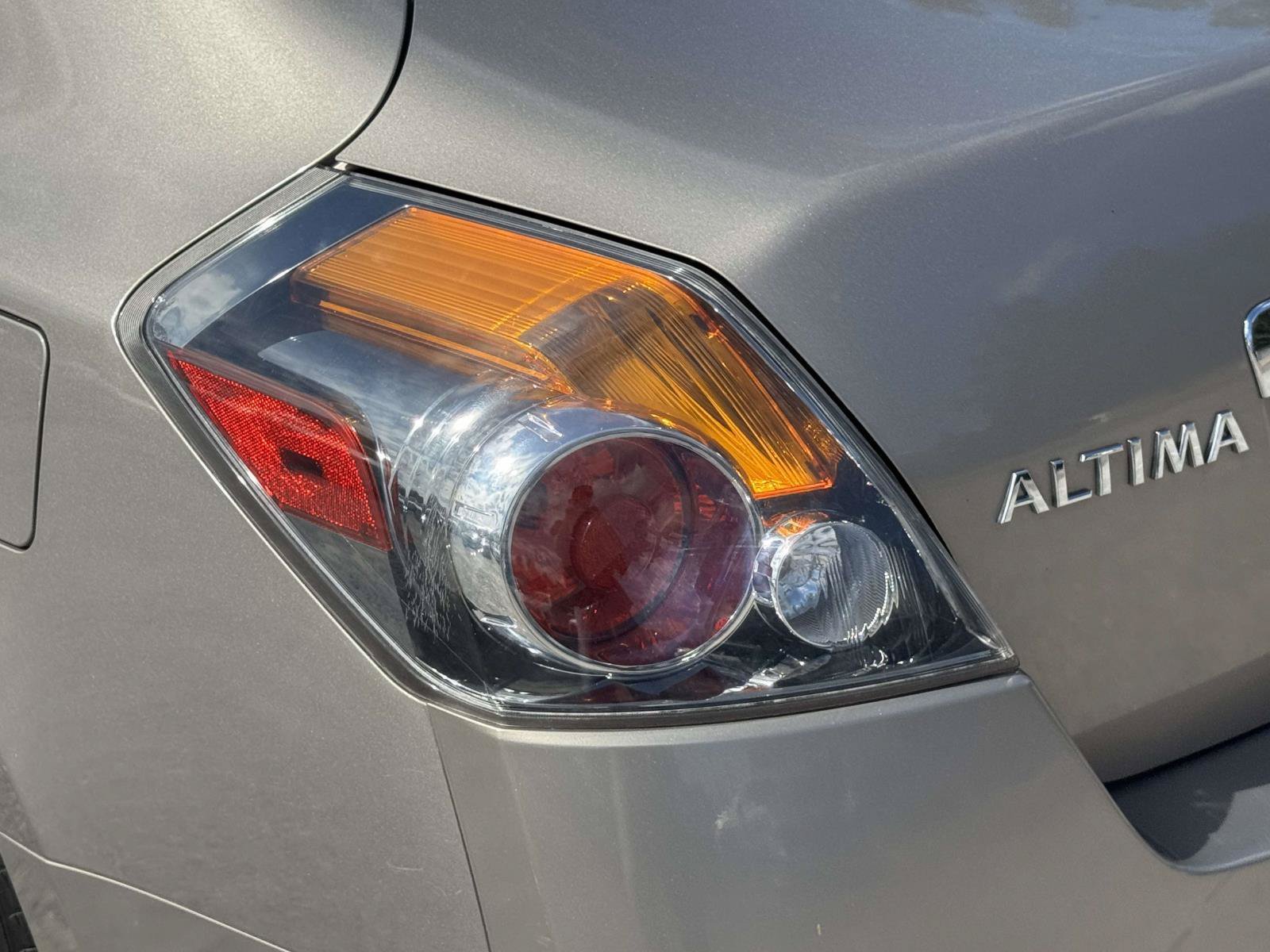 Used 2011 Nissan Altima 2.5 SL w/ 2.5SL Pkg FWD image 8