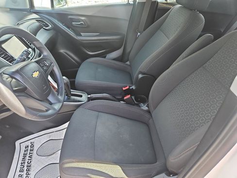 Used 2018 Chevrolet Trax LS AWD/4WD image 11