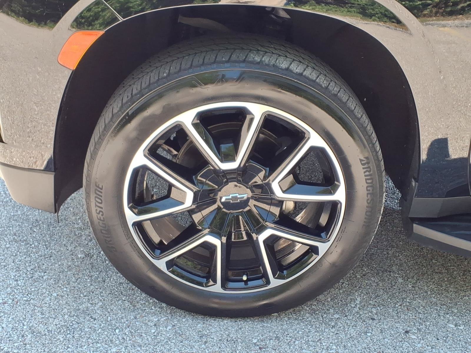Used 2021 Chevrolet Tahoe RST w/ Luxury Package AWD/4WD image 30