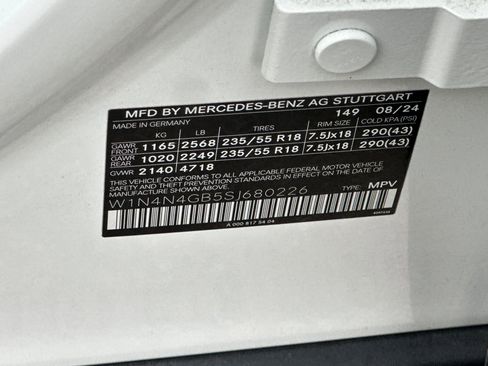 Certified 2025 Mercedes-Benz GLA 250 image 38