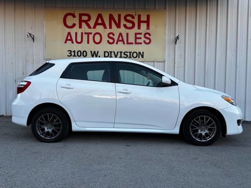 Used 2010 Toyota Matrix image 1