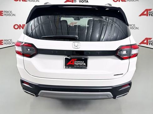 Used 2024 Honda Pilot Touring image 6
