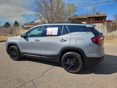 Used 2024 GMC Terrain SLT w/ LPO, 'HIT The Road' Package image 4