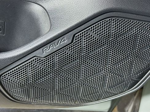 Used 2019 Toyota RAV4 XLE w/ Convenience Package image 20