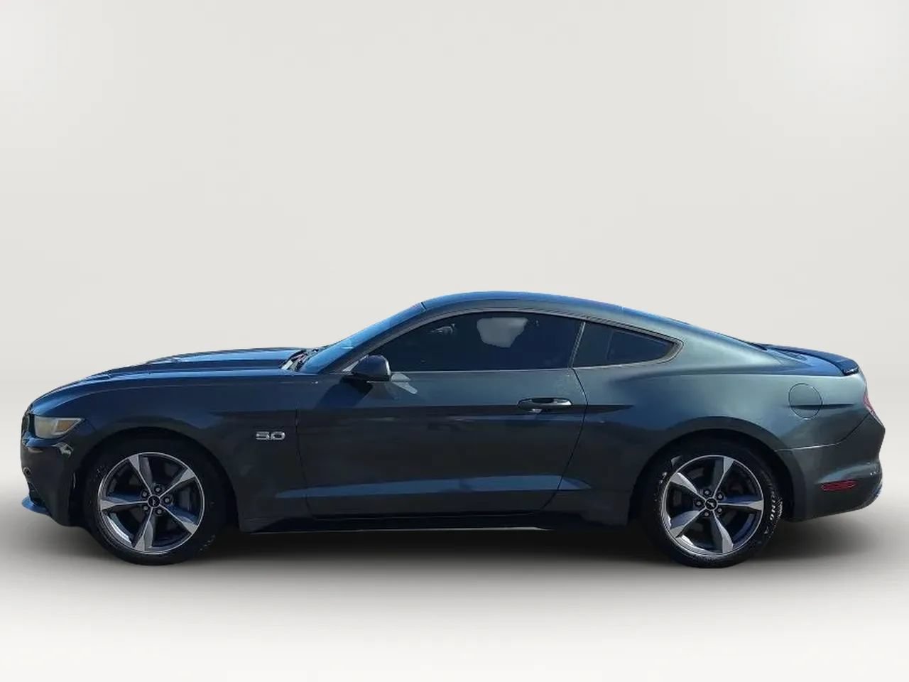 Used 2016 Ford Mustang GT RWD image 5