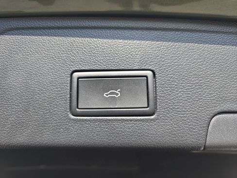 Used 2025 Volkswagen Atlas Cross Sport SEL R-Line AWD/4WD image 34