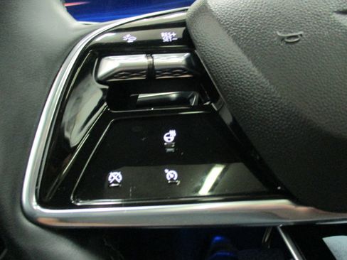 Used 2024 Cadillac Lyriq Sport image 23