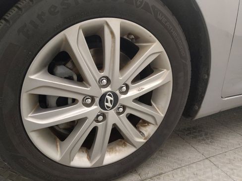 Used 2016 Hyundai Elantra SE w/ Option Group 02 FWD image 31