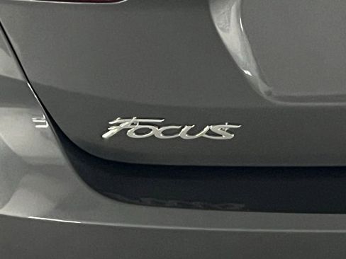 Used 2015 Ford Focus SE w/ SE Ecoboost Package image 31