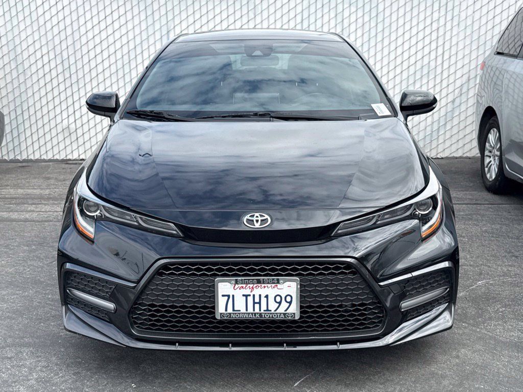 Used 2020 Toyota Corolla SE FWD image 2