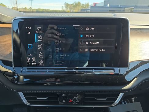 Used 2024 Volkswagen Atlas SE image 25