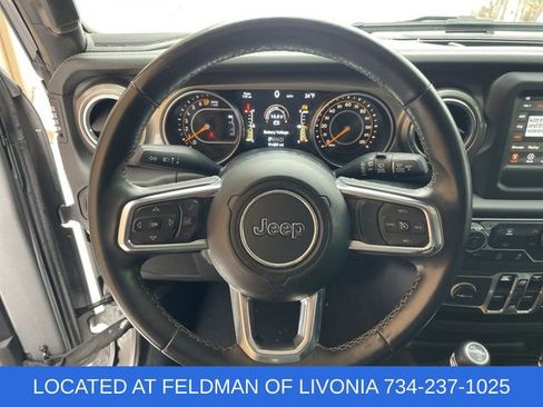 Used 2018 Jeep Wrangler Unlimited Sahara image 11