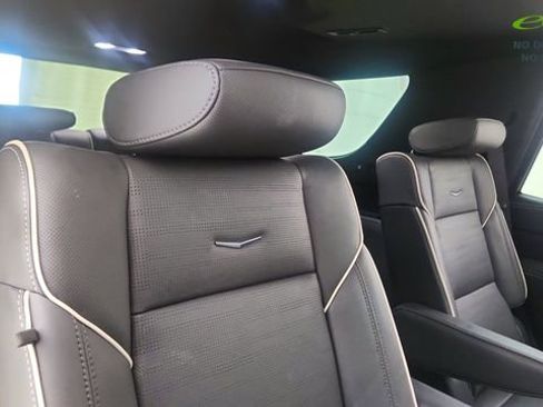 Used 2025 Cadillac Escalade Sport w/ Touring Package AWD/4WD image 27