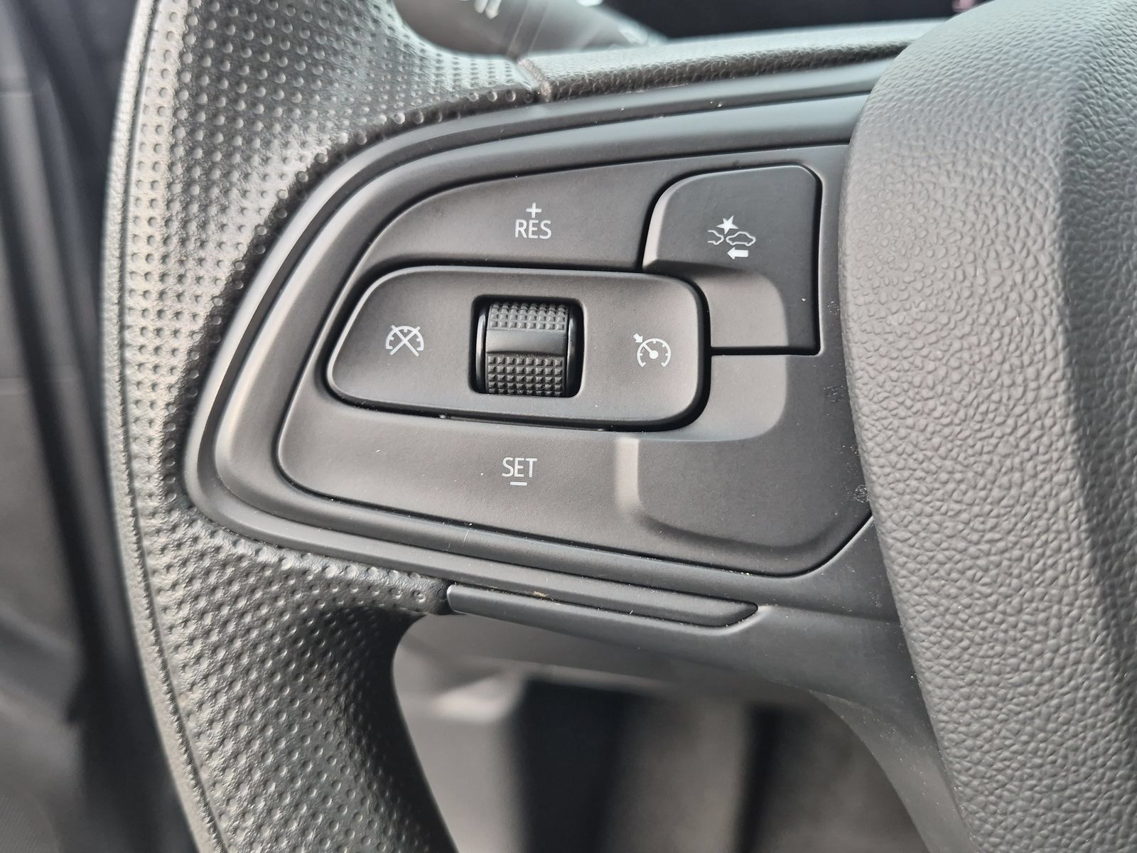 Used 2026 Buick Envista Preferred FWD image 23