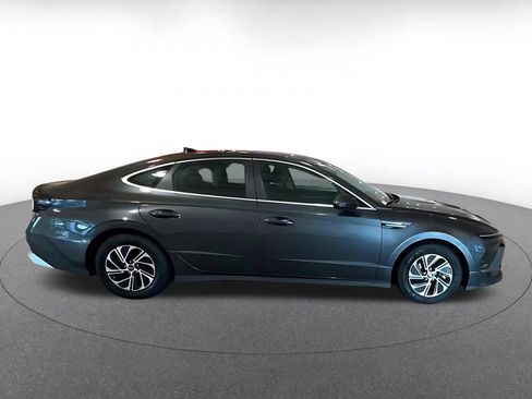 Used 2026 Hyundai Sonata Blue FWD image 9