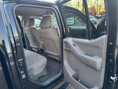 Used 2019 Nissan Frontier SV w/ Value Truck Package image 18