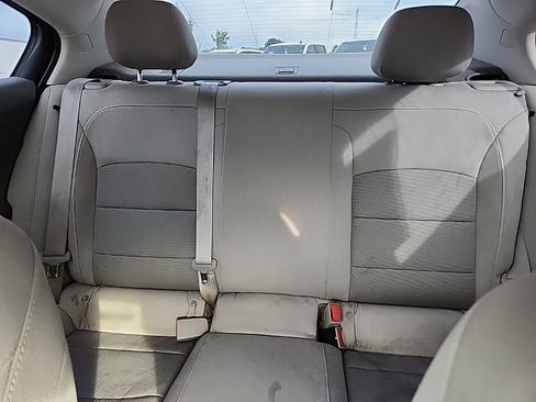 Used 2018 Chevrolet Cruze LS FWD image 25