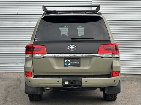Used 2021 Toyota Land Cruiser Heritage Edition image 11