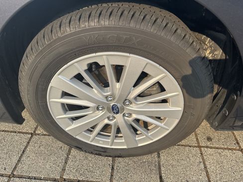 Used 2017 Subaru Impreza 2.0i Premium AWD/4WD image 9