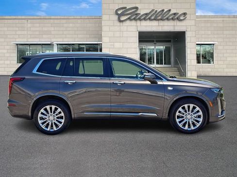 Used 2020 Cadillac XT6 Premium Luxury w/ Platinum Package AWD/4WD image 8