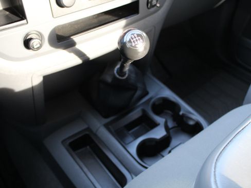 Used 2006 Dodge Ram 1500 Truck SLT image 31