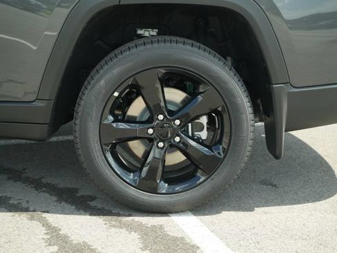 New 2026 Jeep Grand Cherokee L Limited w/ Limited Altitude Package AWD/4WD image 46