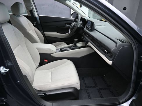 Used 2025 Honda Accord SE image 41