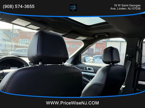 Used 2017 Ford Explorer XLT w/ Equipment Group 202A image 31