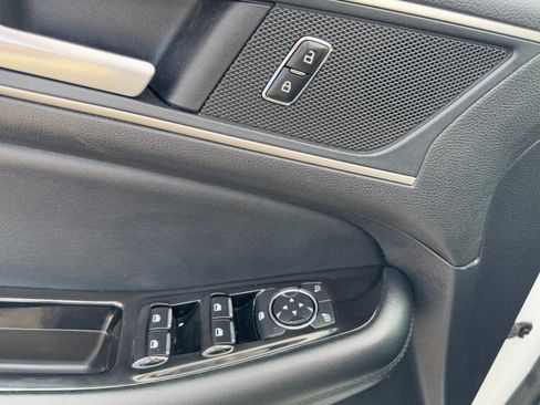 Used 2020 Ford Edge SEL image 15