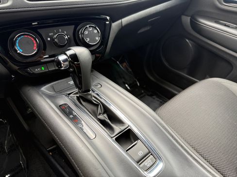 Certified 2022 Honda HR-V Sport image 13