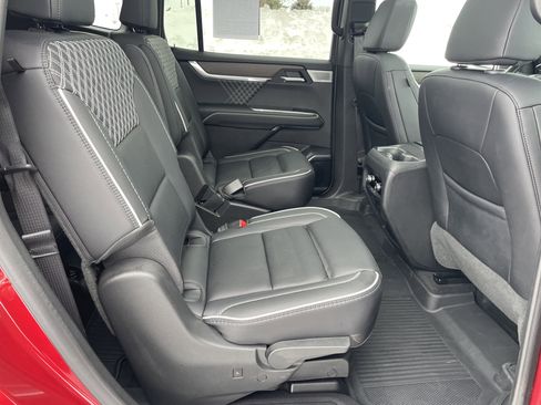 Certified 2025 GMC Acadia Denali w/ Super Cruise Package image 26