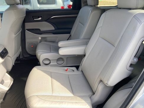 Used 2015 Toyota Highlander Limited AWD/4WD image 92