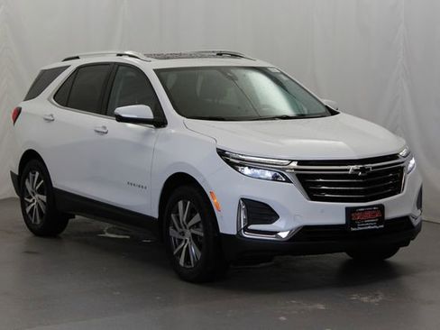 Used 2024 Chevrolet Equinox Premier image 3