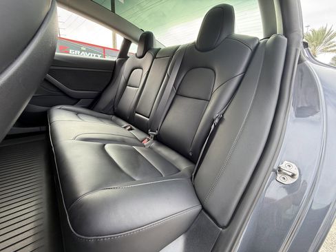 Used 2023 Tesla Model 3 Standard Range image 12