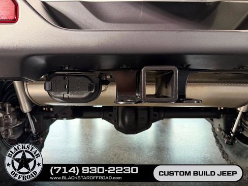Used 2025 Jeep Wrangler Unlimited Rubicon AWD/4WD image 13