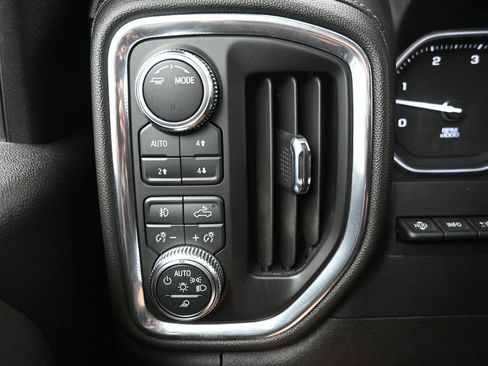 Used 2022 GMC Sierra 3500 Denali w/ Denali Ultimate Package AWD/4WD image 16