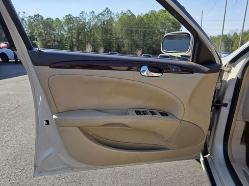 Used 2011 Buick Lucerne CXL w/ Driver Confidence Package image 11