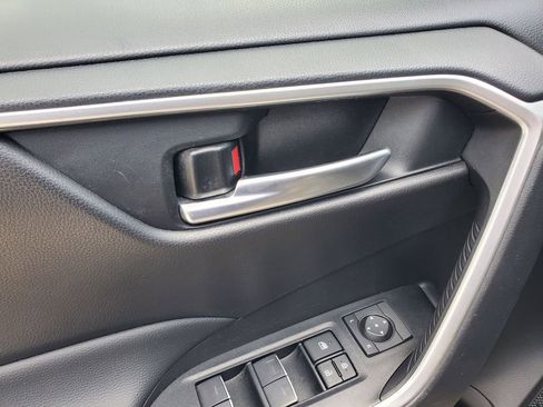 Used 2025 Toyota RAV4 XLE w/ Convenience Package FWD image 22